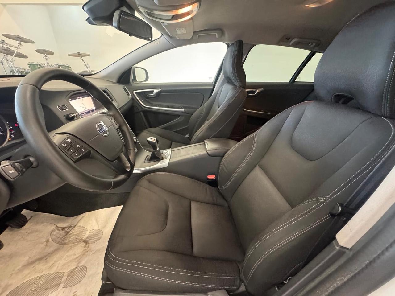 Volvo V60 D2 MANUALE 2018 150CV