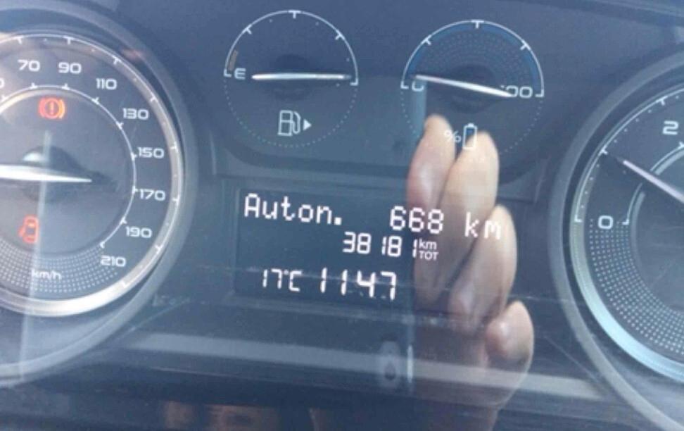 Lancia Ypsilon 1.0 FireFly 5 porte S&S Hybrid Gold