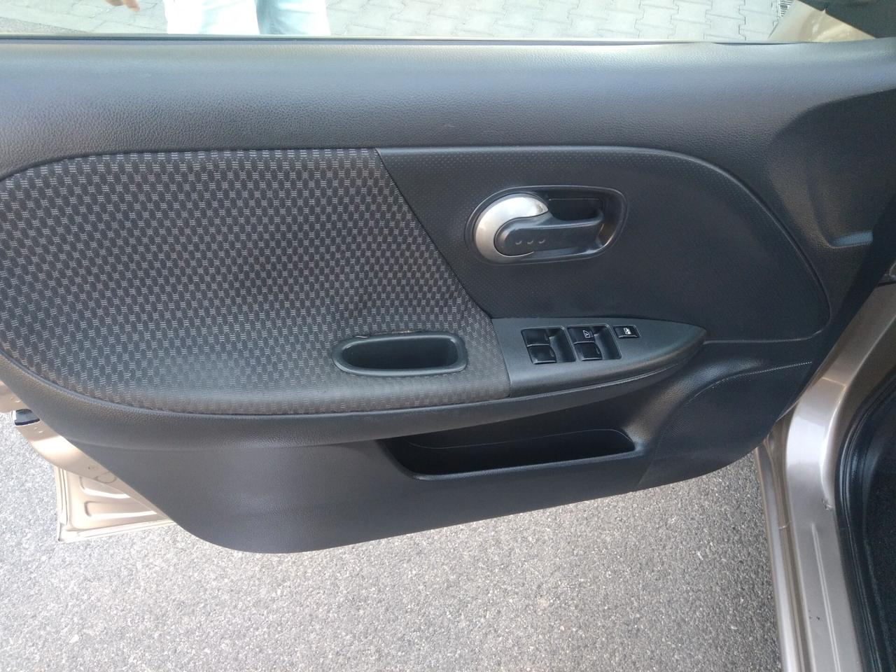 Nissan Note 1.6 16V 110cv cambio automatico x neopatentati