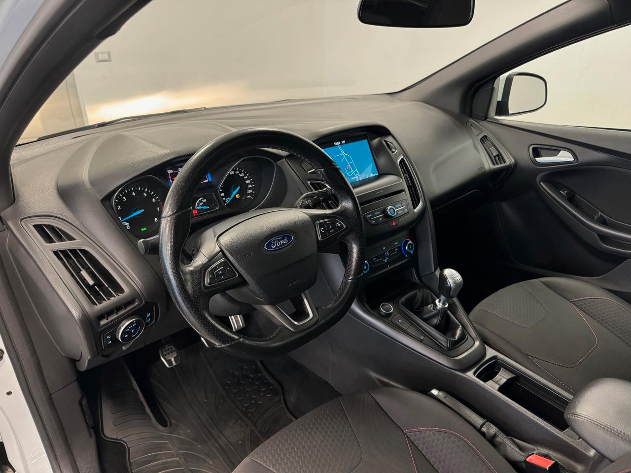 Ford Focus 1.0 EcoBoost 125 CV ST Line TETTO PACK SPORT