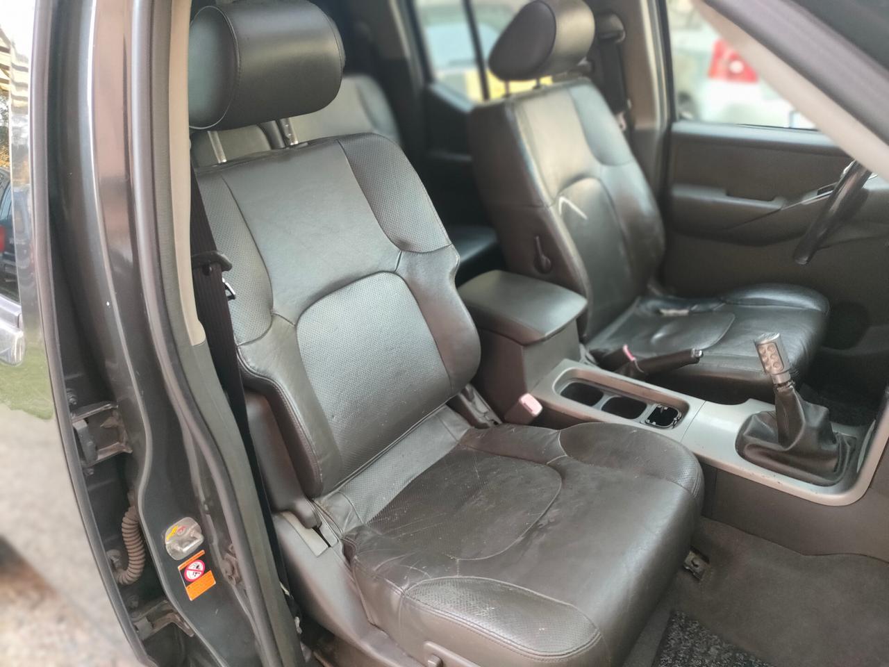 Nissan Navara 2.5 dCi 4p Double Cab LE