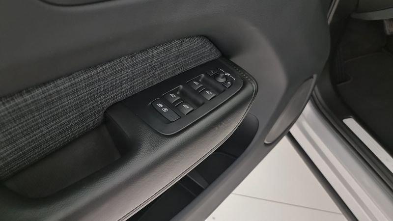 Volvo XC60 B4 D AWD automatico Core