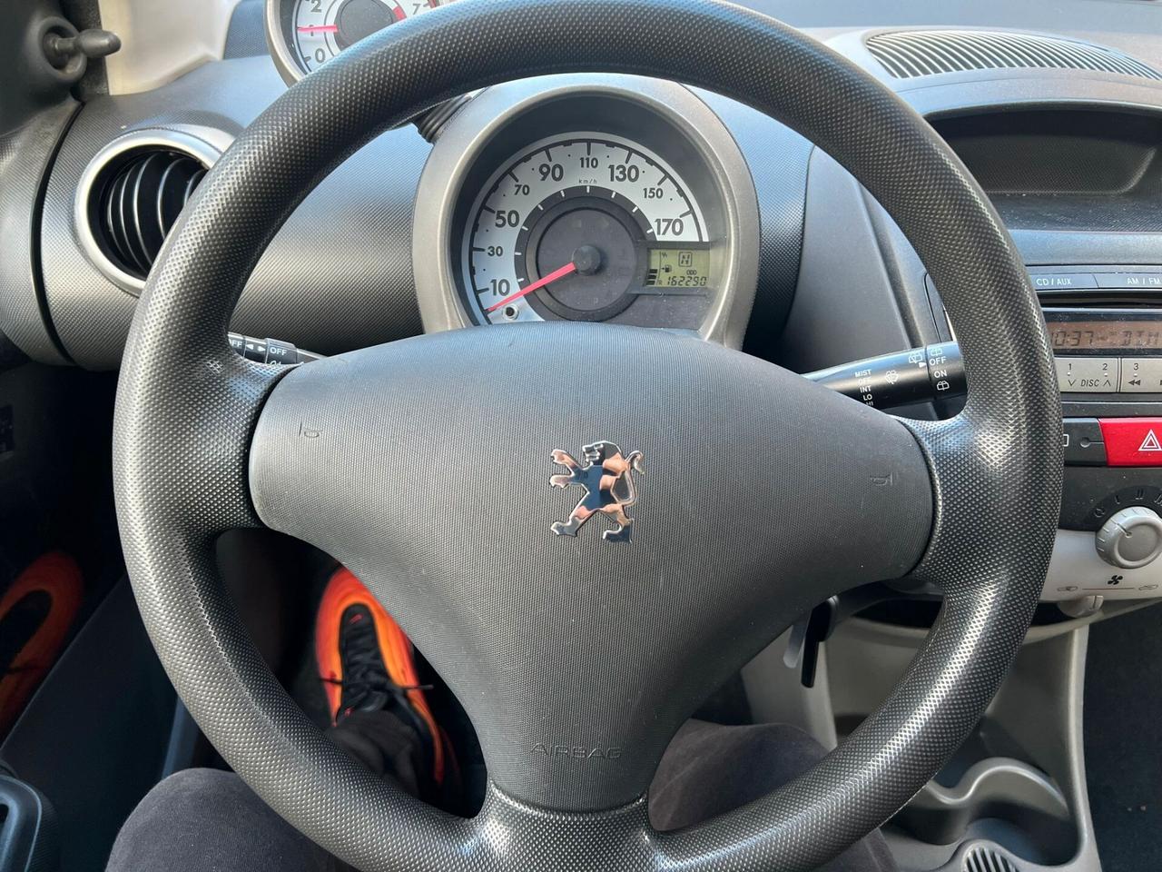 Peugeot 107 1.0 68CV 5p. Sweet Years 2Tronic