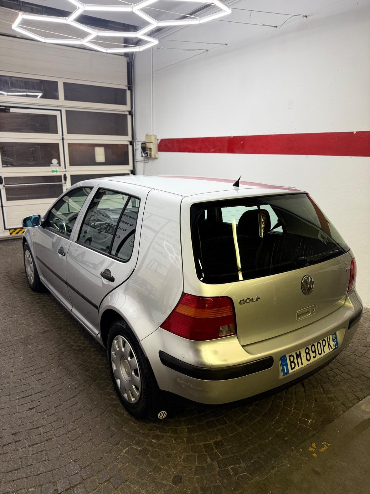 Volkswagen Golf 1.6 16V cat 5 porte Highline