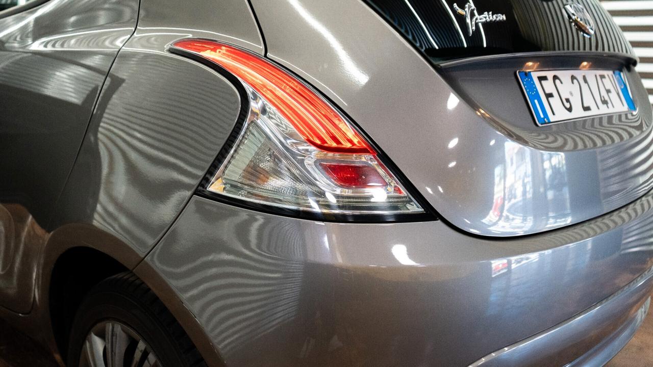 Lancia Ypsilon 1.3 MJT 95 CV Platinum PERMUTA