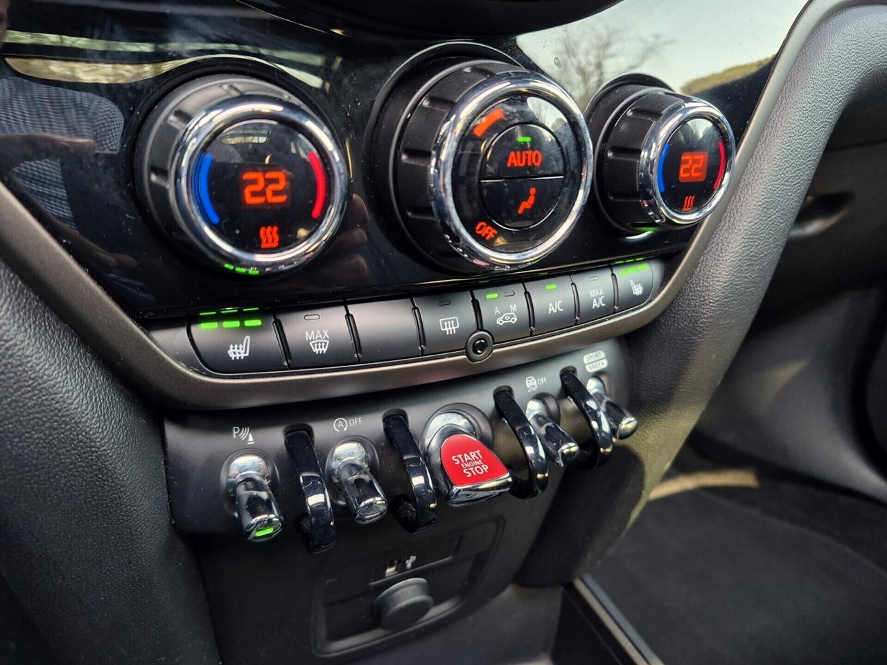 MINI Cooper Countryman PELLE TETTO LED NAVI APPLE CARPLAY RETROCAM. WIRELESS ACC SEDILI RISC.