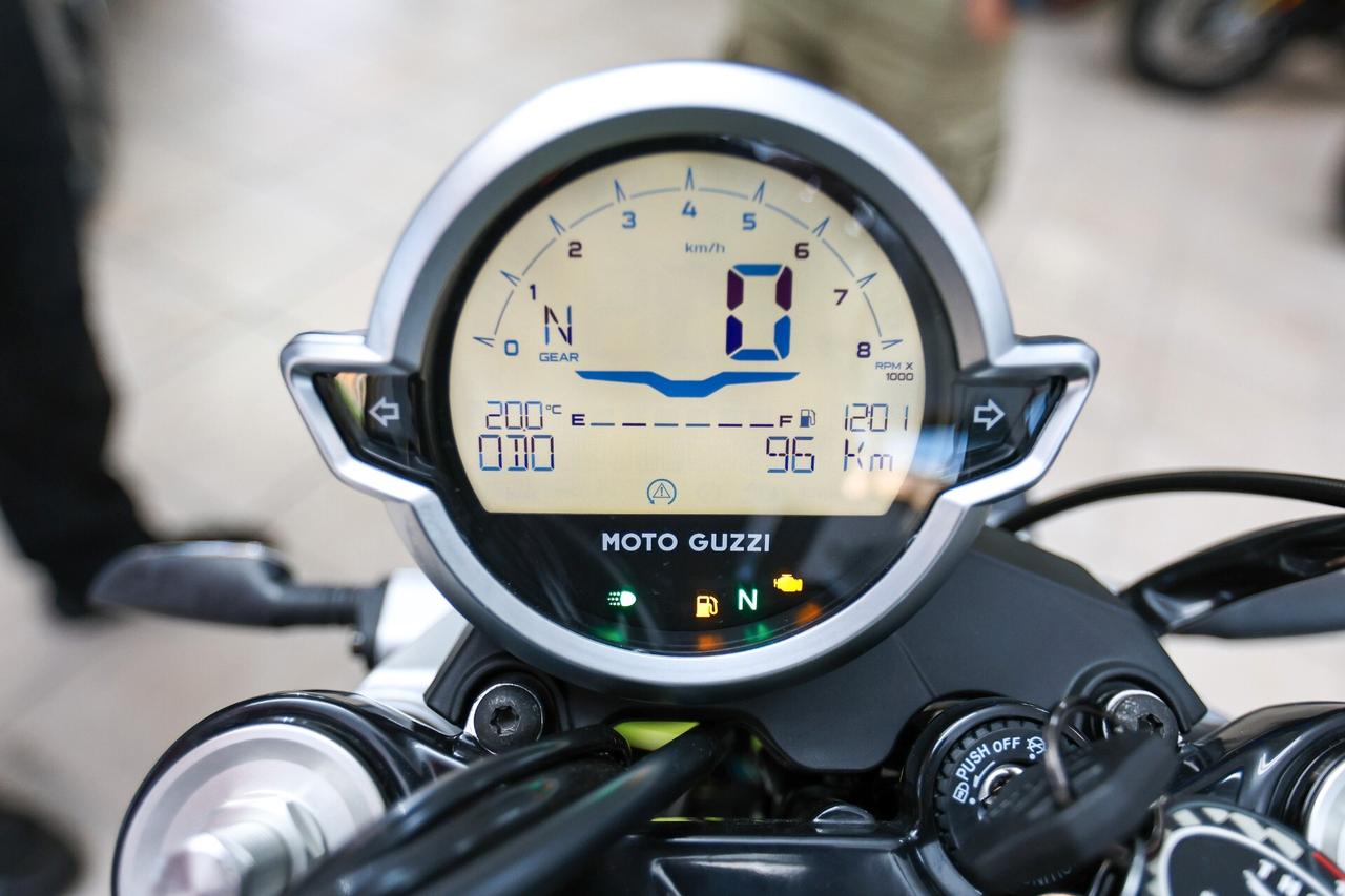 Moto Guzzi V7 SPORT DEMO AZIENDALE