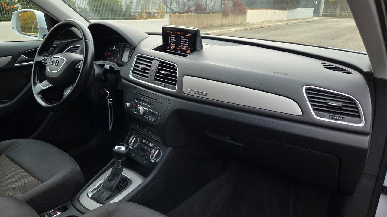 Audi Q3 2.0 TDI quattro S tronic TETTO