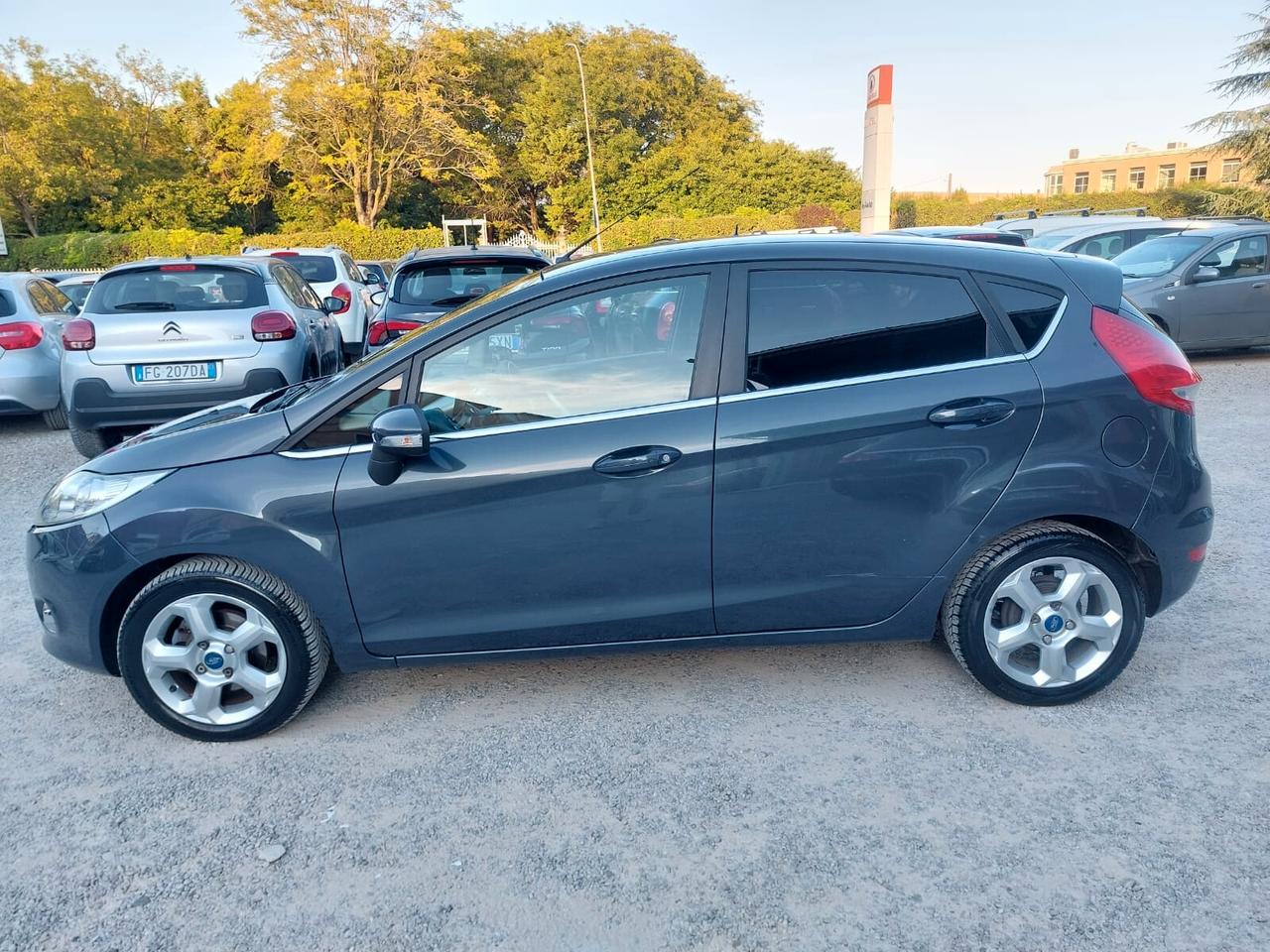 Ford Fiesta 1.4 TDCi 5p. Titanium OK NEOPATENTATI