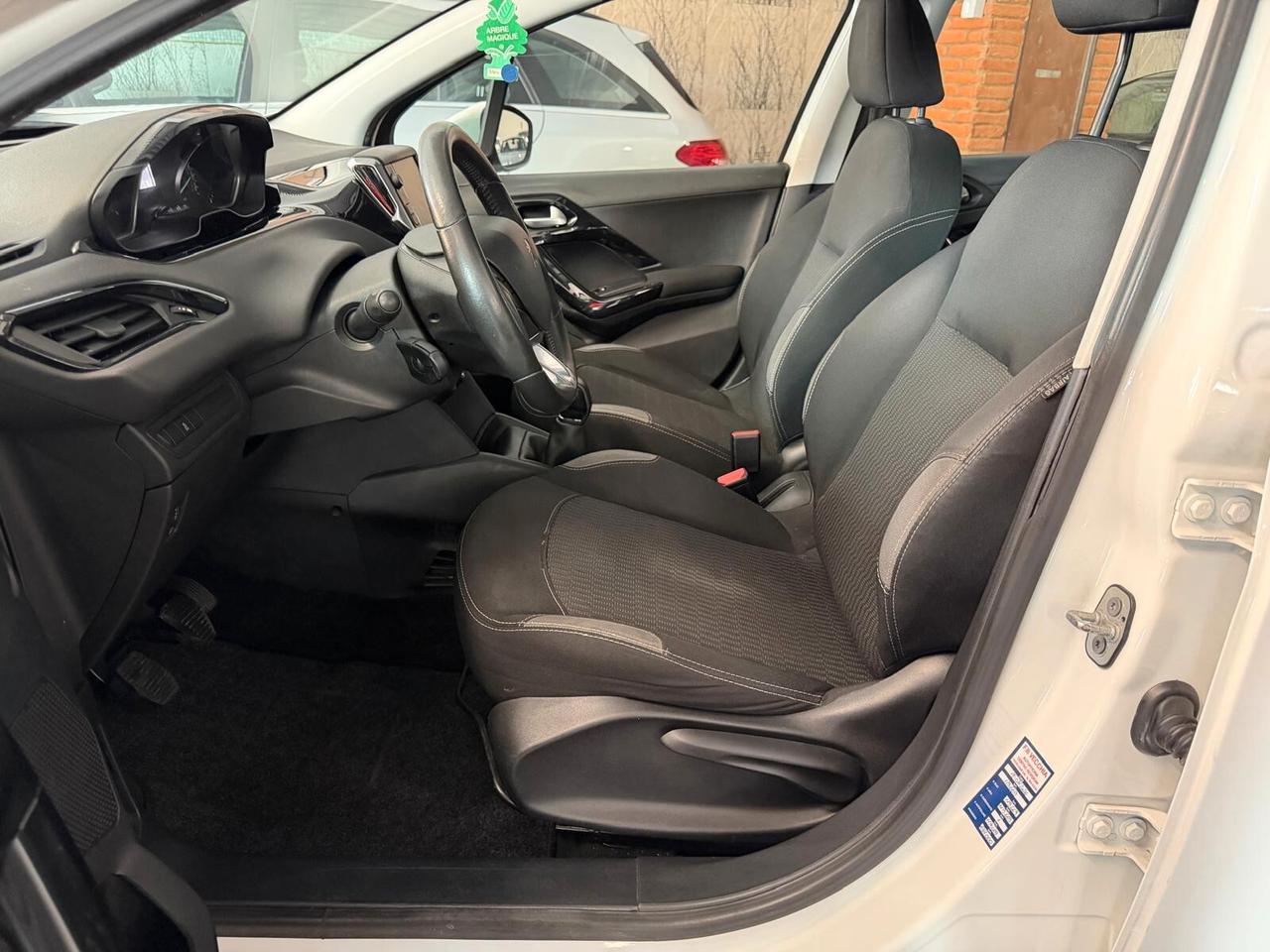Peugeot 208 PureTech 82 5 porte Allure