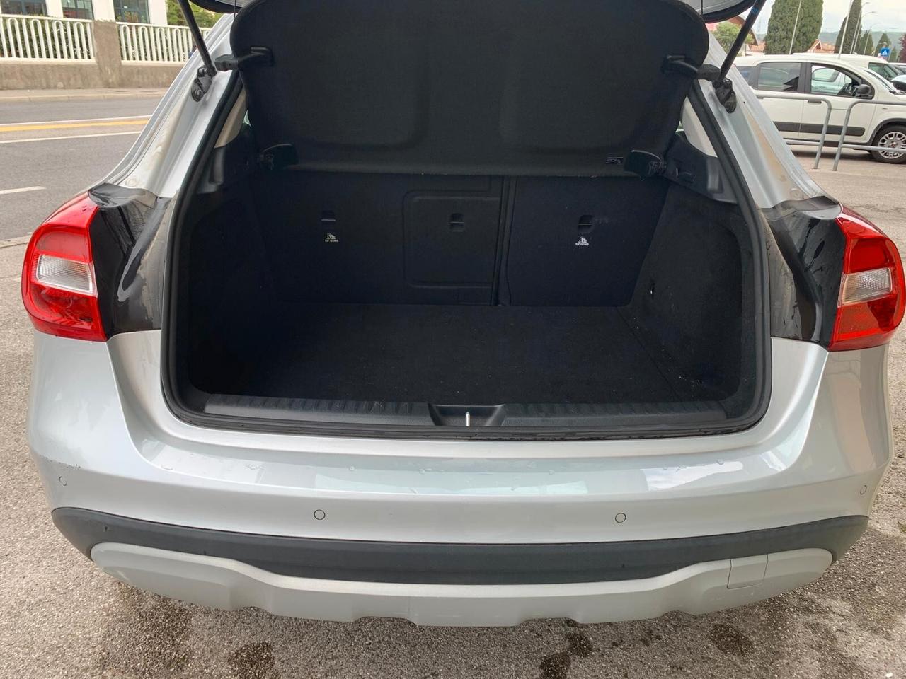 Mercedes-benz GLA 180 Business NEOPAT.