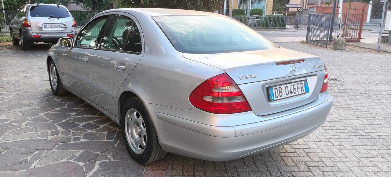 Mercedes E 200 K metano LEGGERE