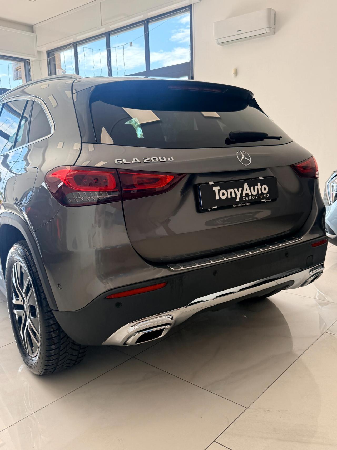 Mercedes-benz GLA 200 d Premium auto AMG TETTO APRIBILE,LUCI SOFFUSE,TELECAMERA,APPLE CARPLAY,SEDILI RISCALDABILI,VIRTUAL
