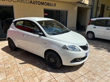 Lancia Ypsilon 1.0 FireFly 5 porte S&S Hybrid Ecochic Silver