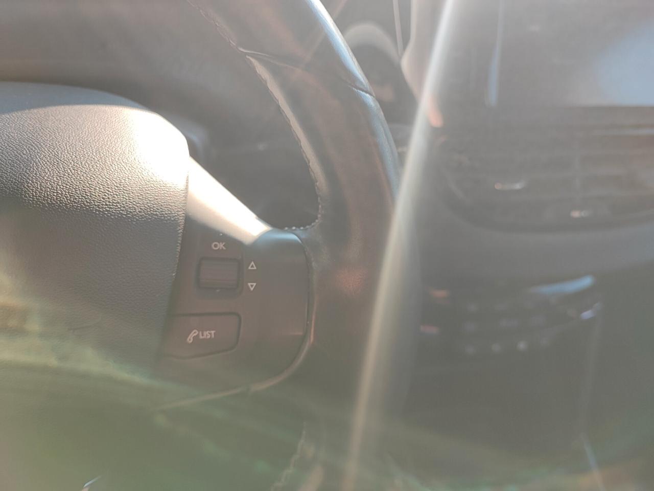 Peugeot 2008 BlueHDi 100 S&S Allure