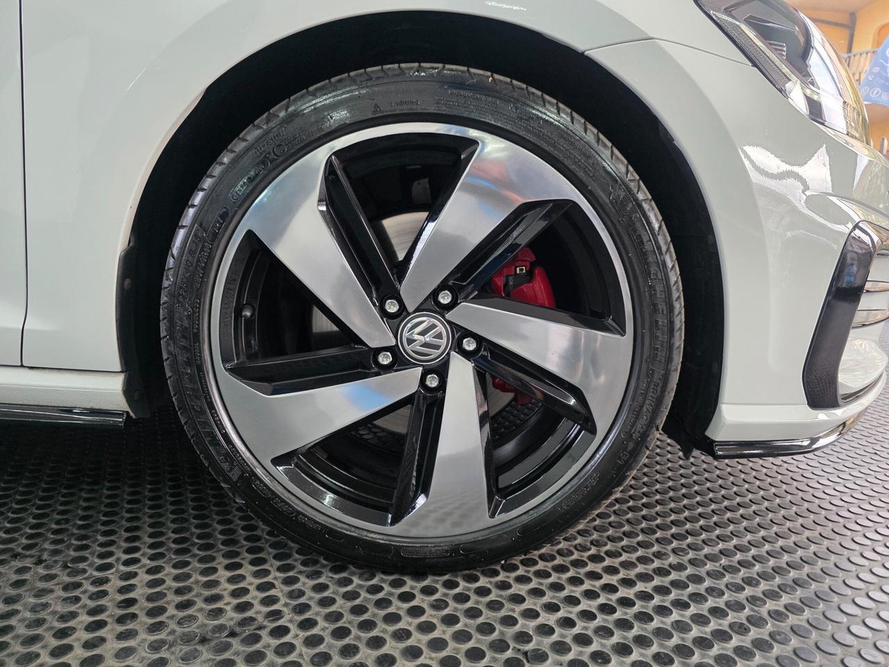Volkswagen Golf GTI VII Performance 2.0 TSI 5p. BlueMotion Technology