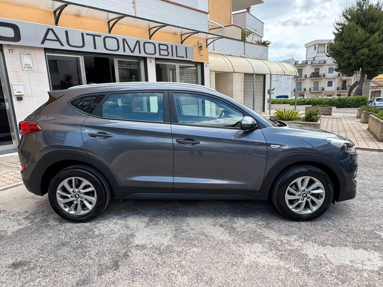 HYUNDAI TUCSON 1.7 CRDI 115 CV. X-POSSIBLE NAVI+RETROCAMERA