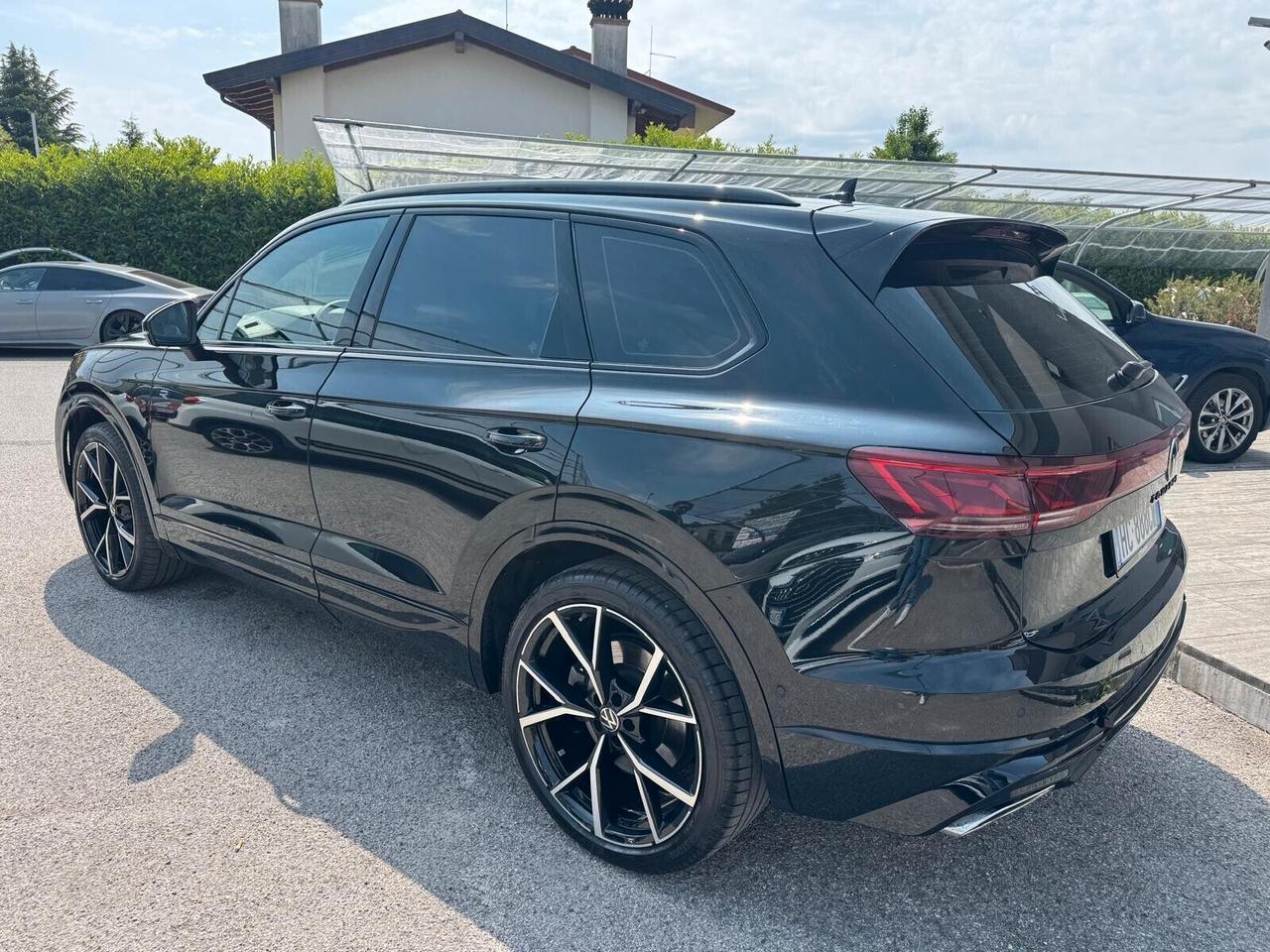 Volkswagen Touareg 3.0 V6 TSI R LINE