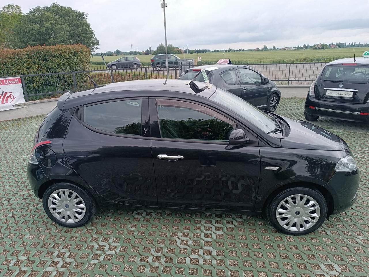 Lancia Ypsilon 1.2 69 CV 5 porte GPL Ecochic Silver