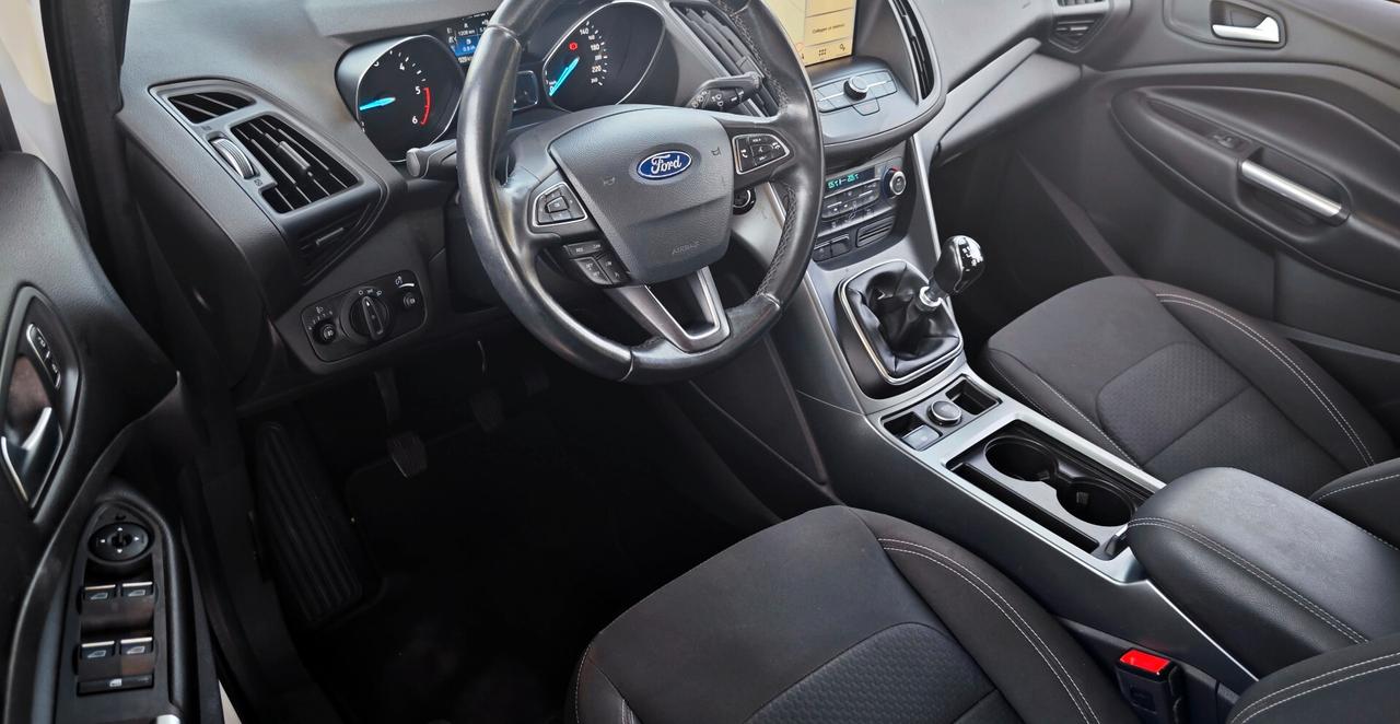 Ford Kuga 1.5 TDCI 120 CV S&S 2WD ST-Line