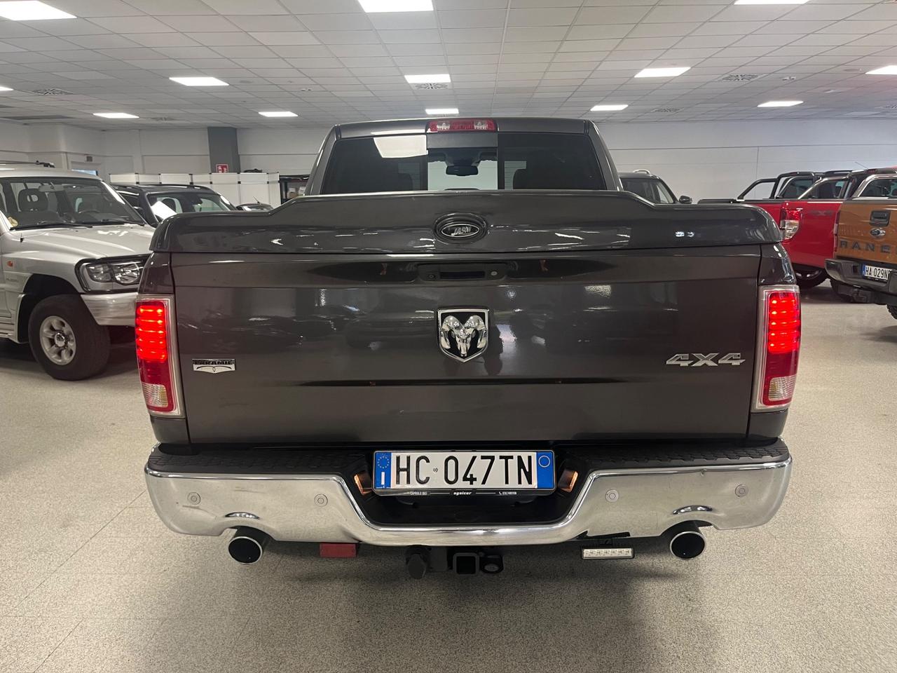 Dodge RAM 1500 5.7 V8 (GPL 200L) LaRamie 401cv at8
