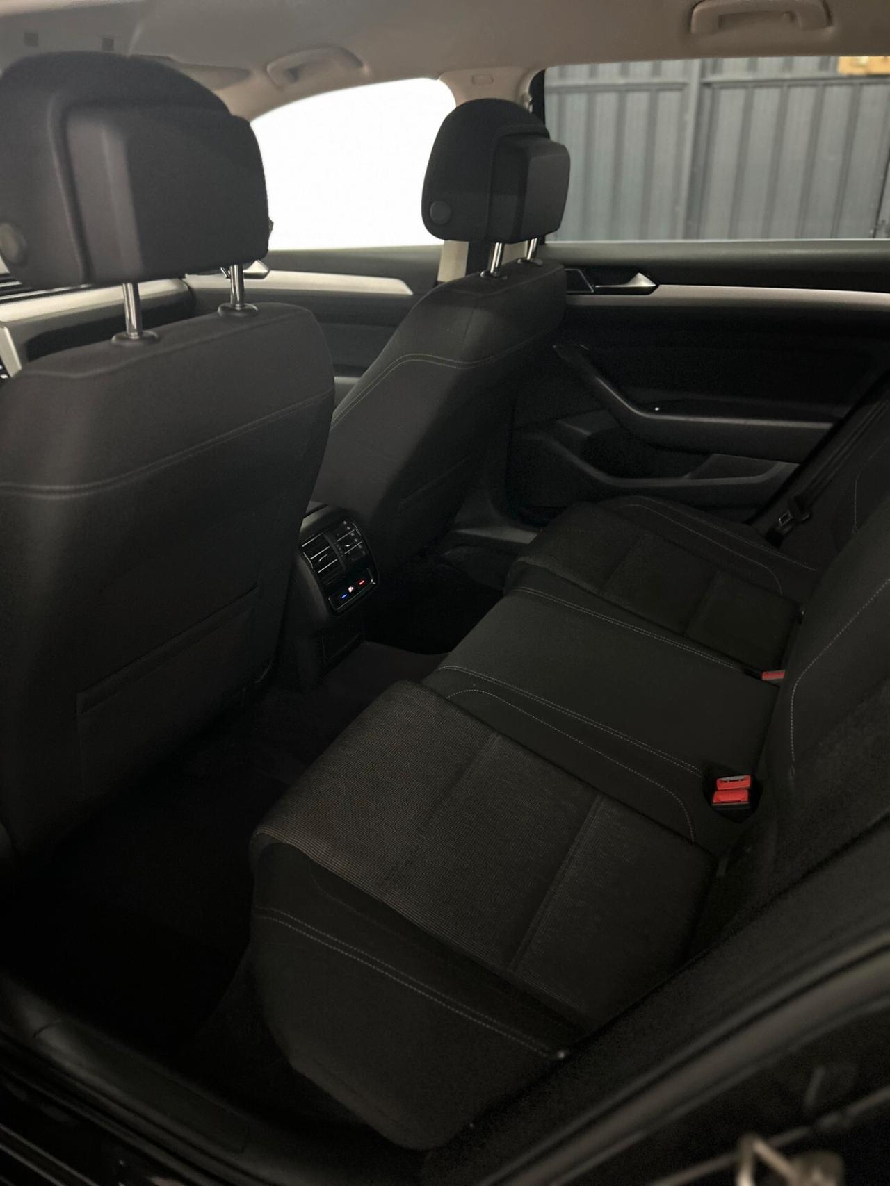 Volkswagen Passat Variant 2.0 TDI DSG BlueMotion - 2019