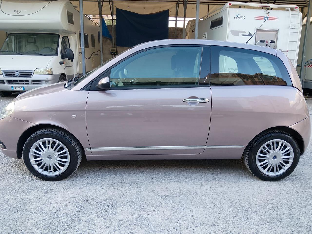 Lancia Ypsilon 1.2 Oro PARI AL NUOVO LEGGI