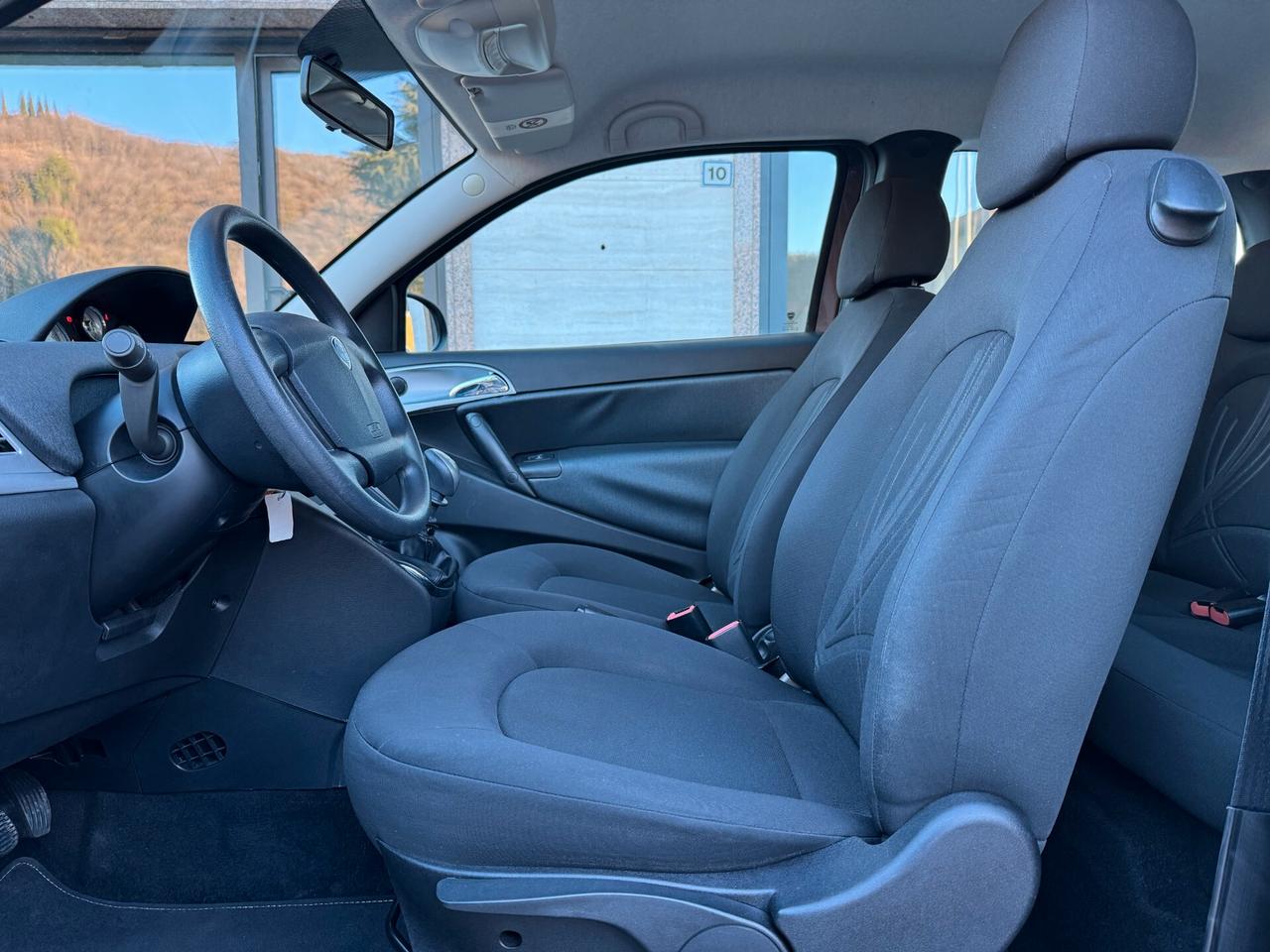 Lancia Ypsilon 1.2 69 CV Unyca