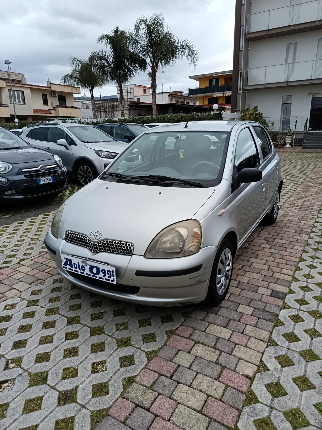 Toyota Yaris 1.0i 16V cat 5 porte IMPIANTO GPL. NUOVO.