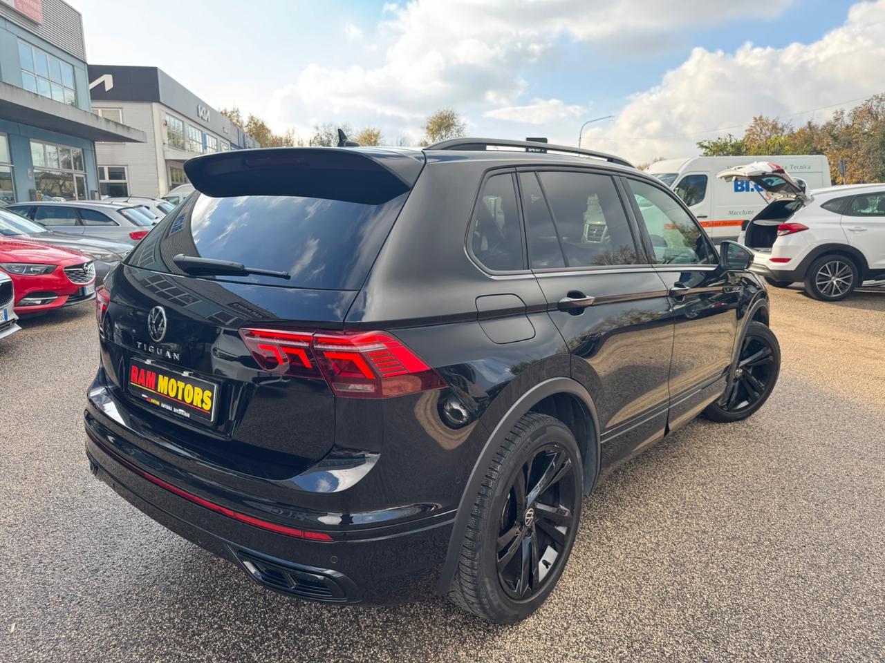 Volkswagen Tiguan 2.0 TDI 150 CV SRC DSG R-Line FULL SERVICE
