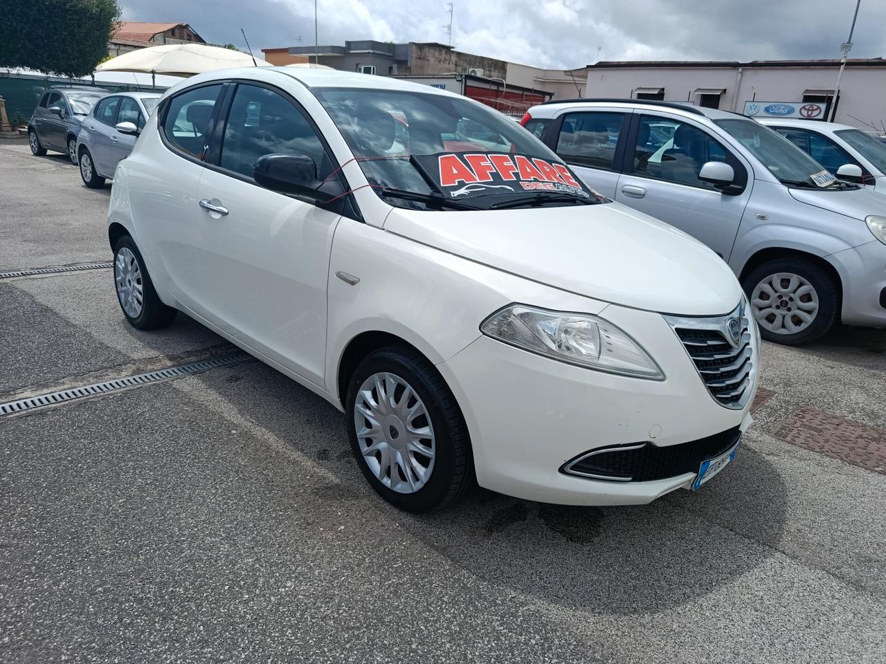 Lancia Ypsilon 1.2 69CV 5 porte S&S Gold