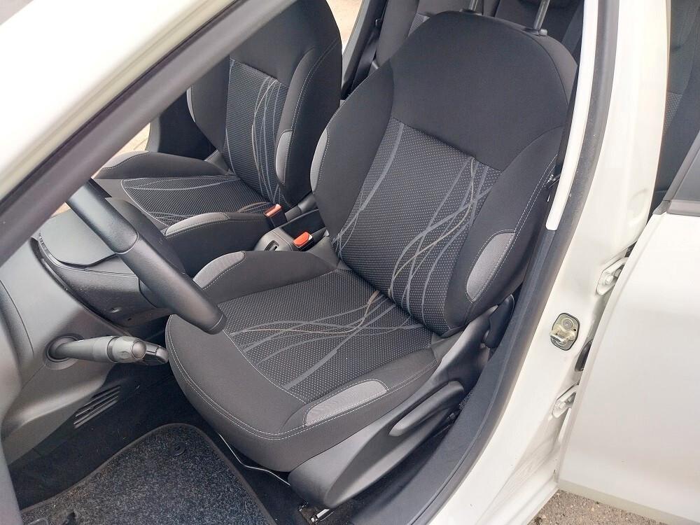 Peugeot 208 1.4 HDi 68 CV 5 porte Allure