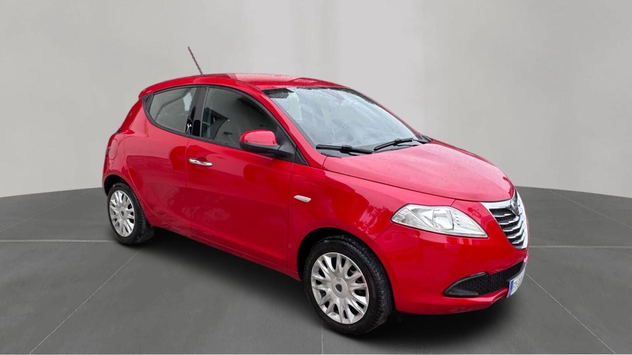 Lancia Ypsilon 1.2 69 CV 5 porte S&S Silver