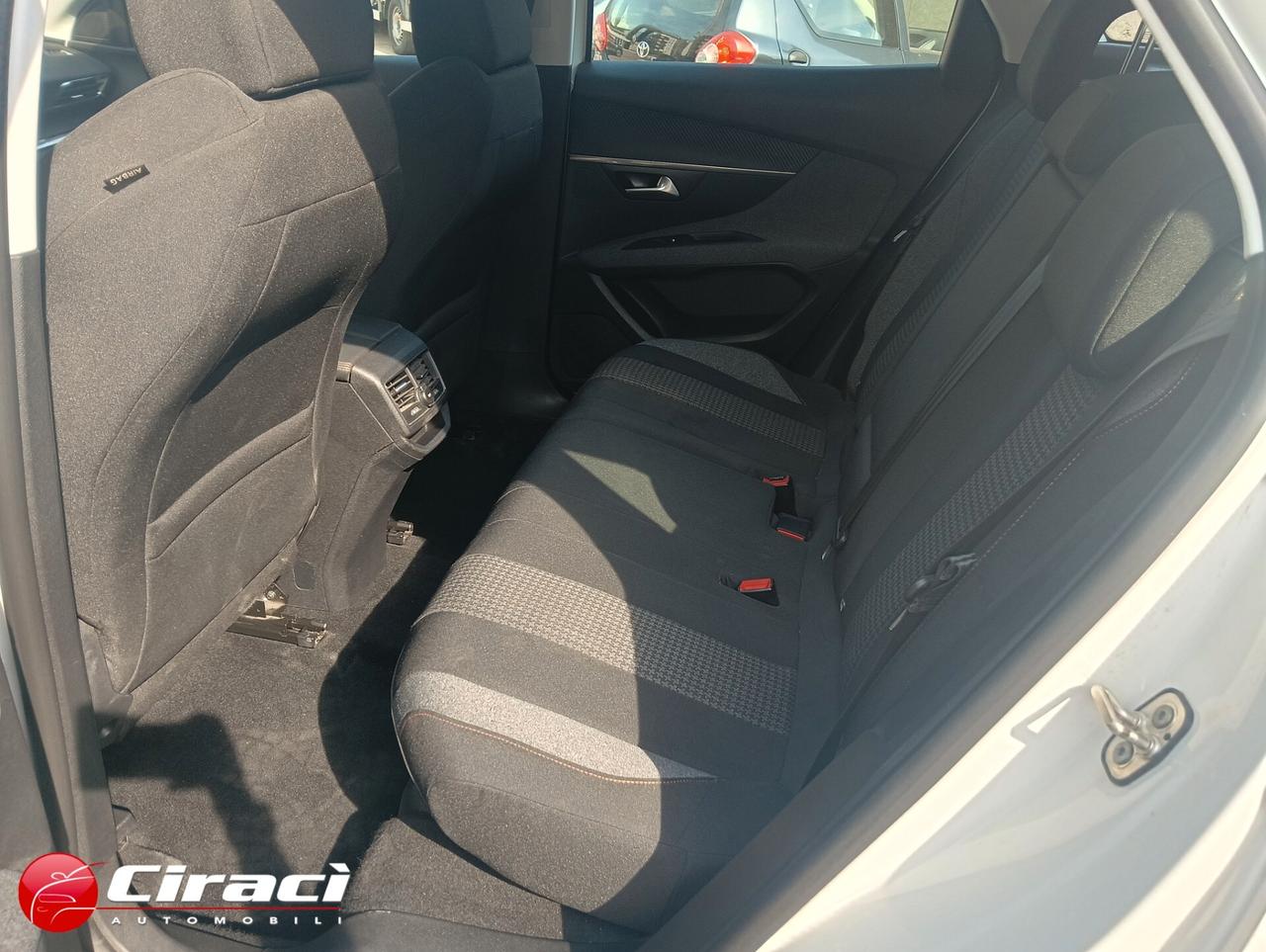 Peugeot 3008 BlueHDi 130 EAT8 Business
