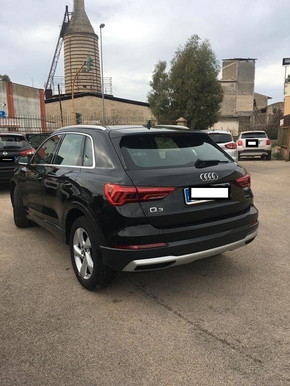 Audi Q3 35 TDI S tronic Business Advanced