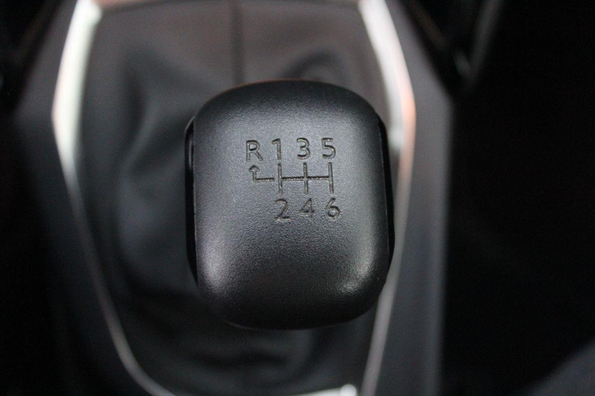 PEUGEOT - 208 - BlueHDi 100 S&S 5p. Active