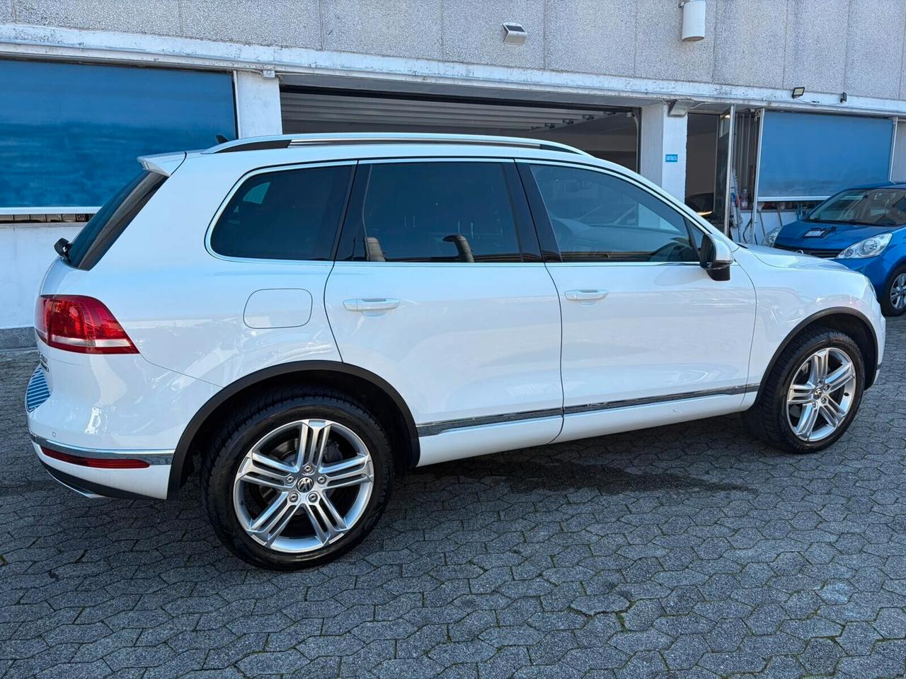 Volkswagen Touareg 3.0 TDI 204 CV tiptronic R-LINE*EURO6*FULL