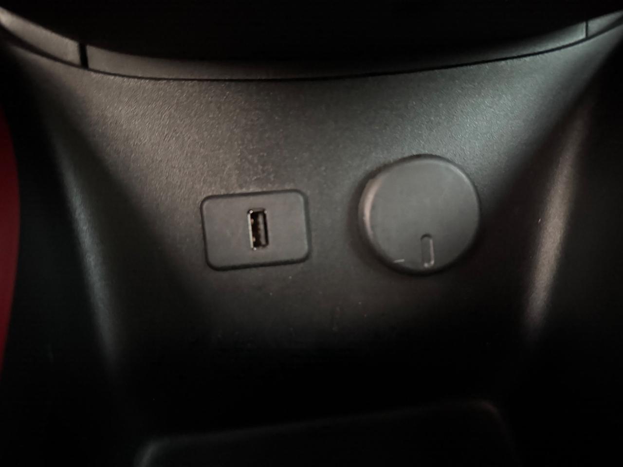 Opel Adam 1.4 GPL Tech Glam b-color