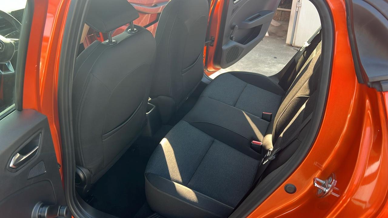Renault Clio TCe 100 CV GPL 5 porte Equilibre N1 4 Posti Iva Esposta