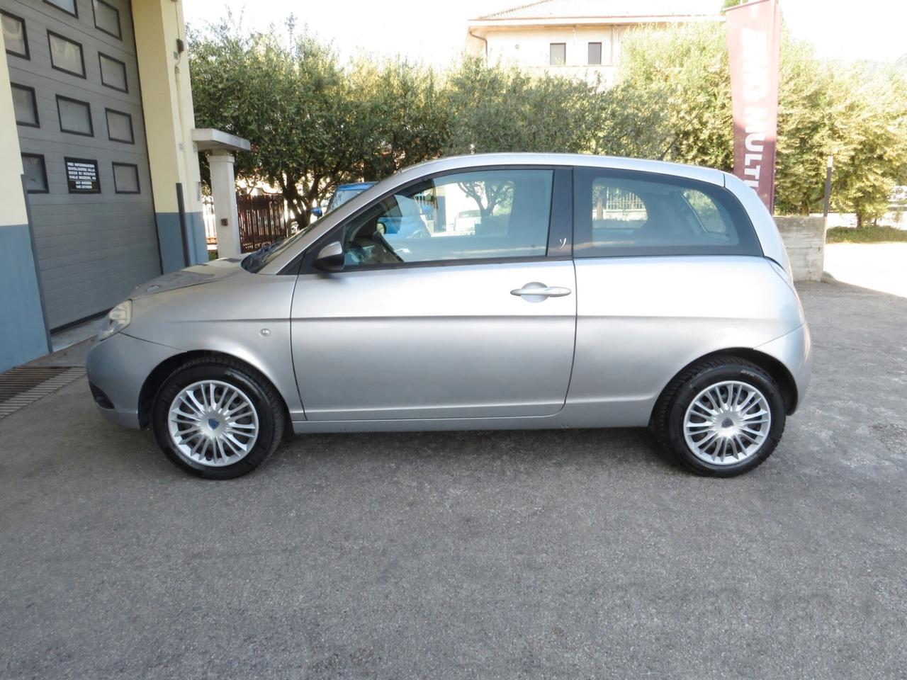 Lancia Ypsilon 1.2 60cv. frizione e cinghie nuove!