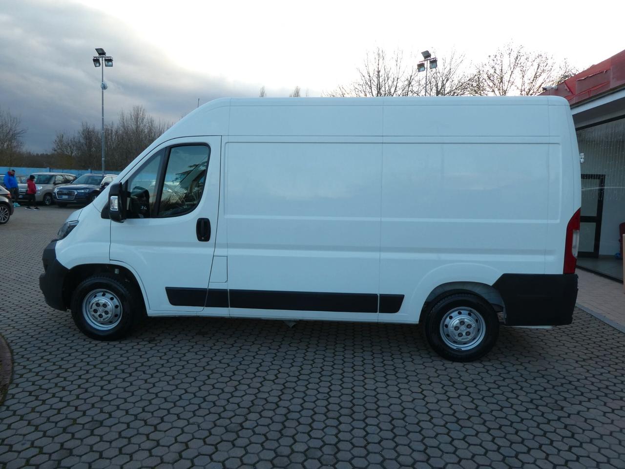 Peugeot Boxer 330 2.2 BlueHDi €12500 PIU IVA