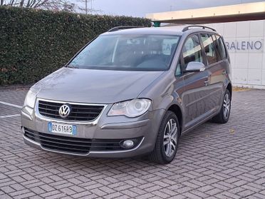 Volkswagen Touran 2.0 Highline Ecofuel Cel 3201471147