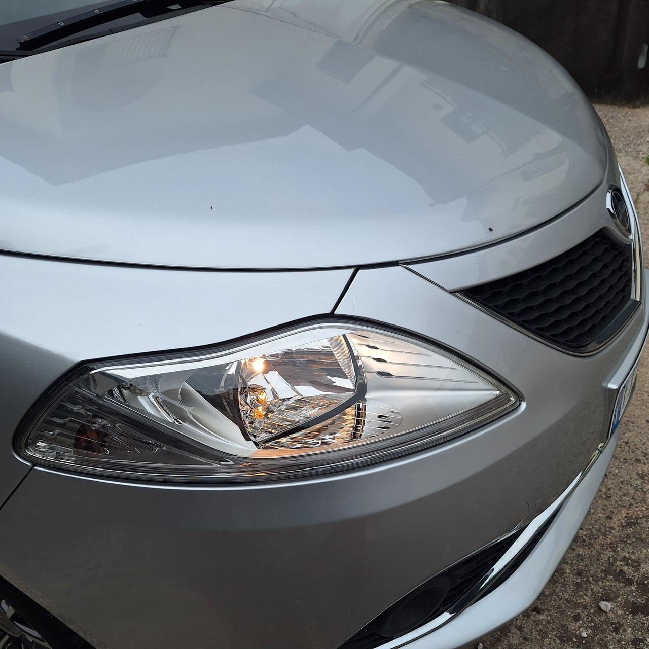 LANCIA YPSILON GARANZIA 12 MESI