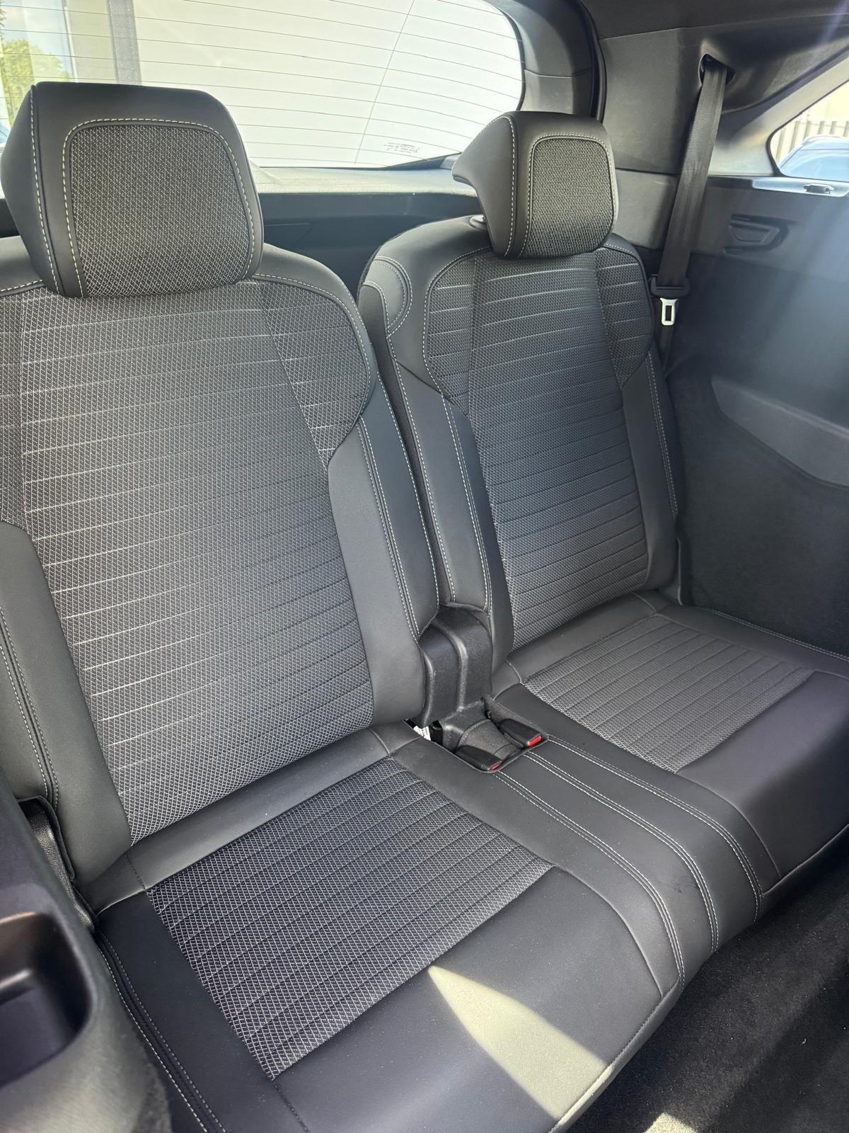 Peugeot 5008 Hybrid 145 e-DCS6 GT
