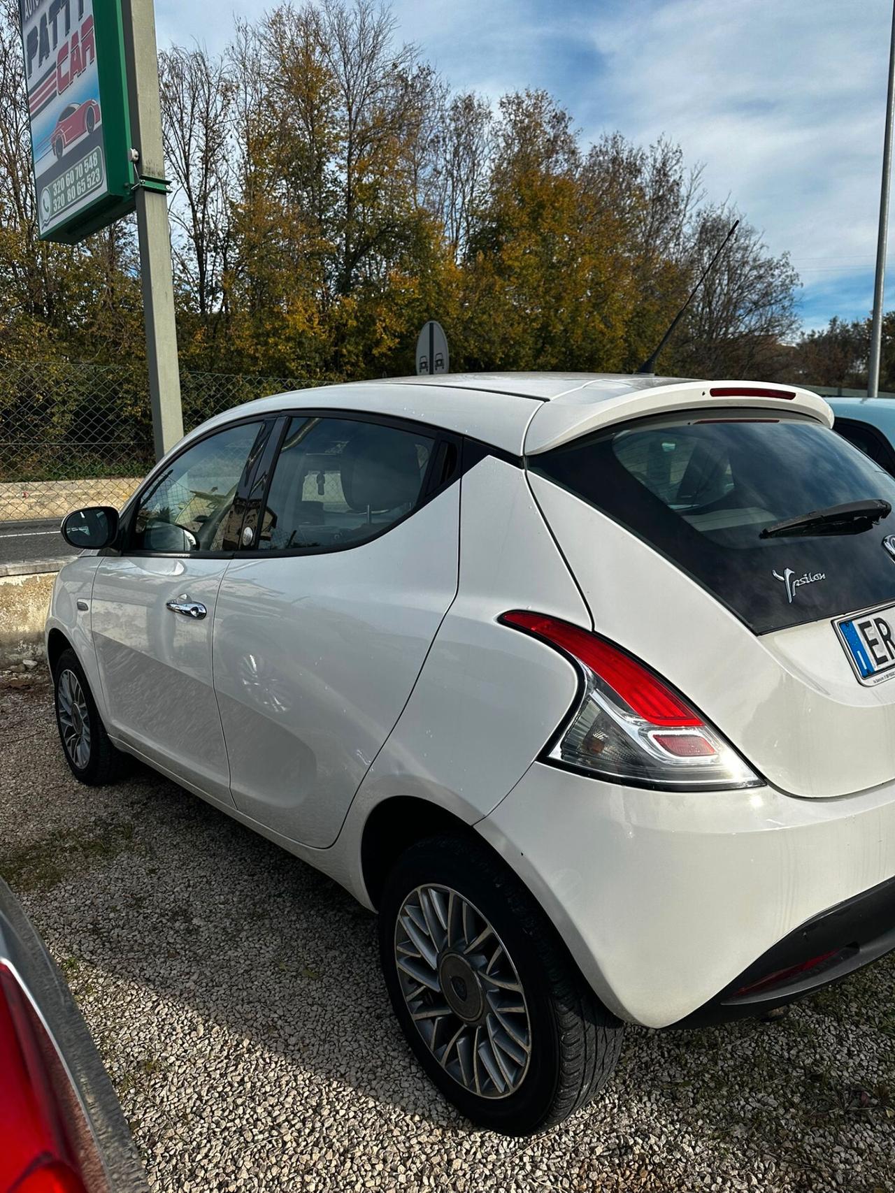 Lancia Ypsilon 0.9 TwinAir 85 CV 5 porte Metano Ecochic Gold