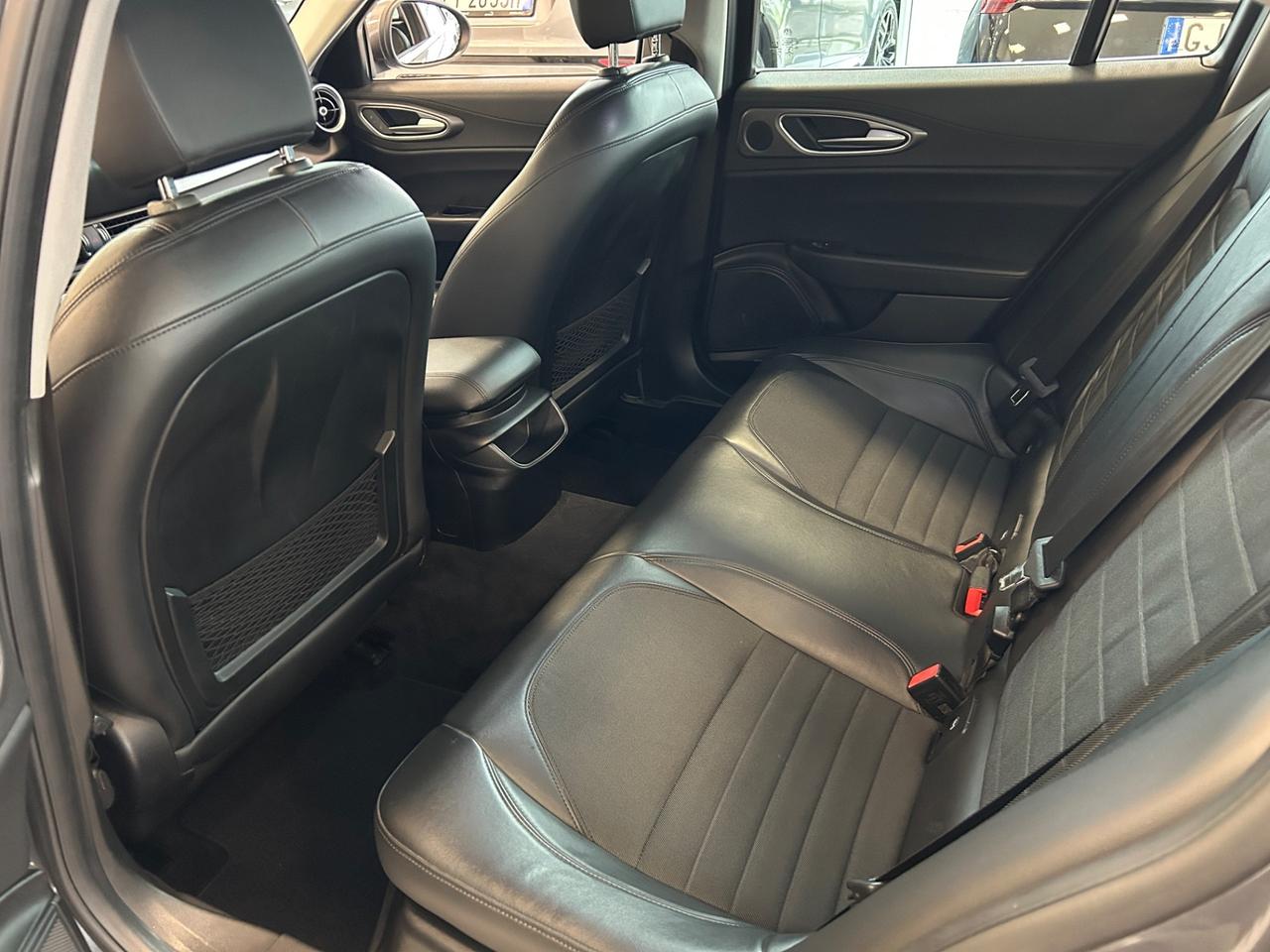 Alfa Romeo Giulia 2.0 Turbo 200 CV AT8 Super