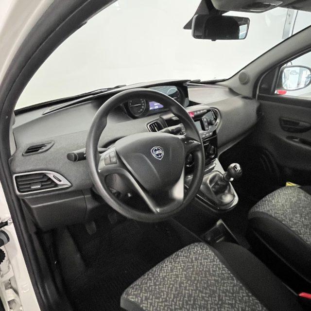 LANCIA Ypsilon 1.0 FireFly 5 porte S&S Hybrid Ecochic Silver