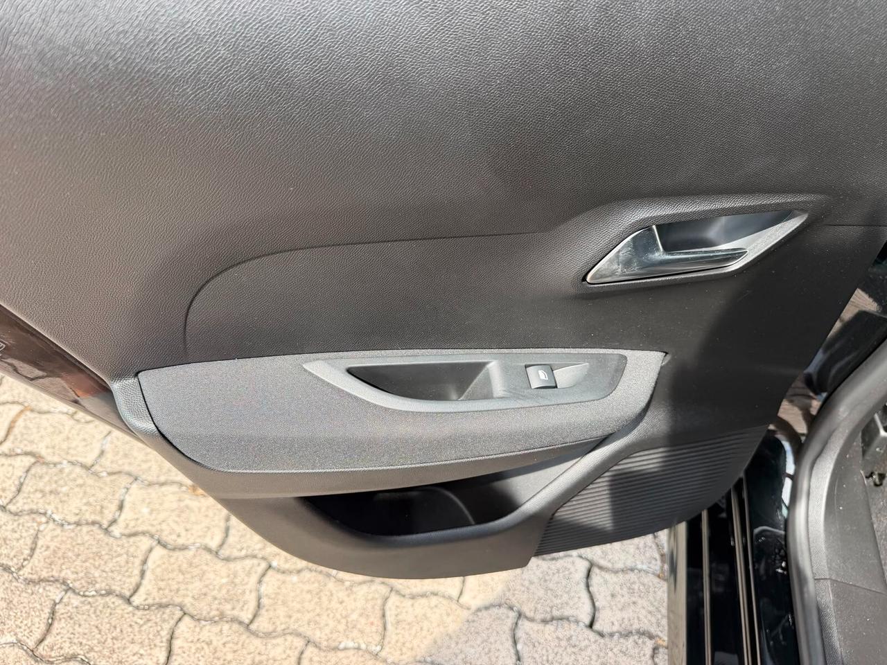 Lancia Ypsilon Hybrid e-DCT Edizione Cassina