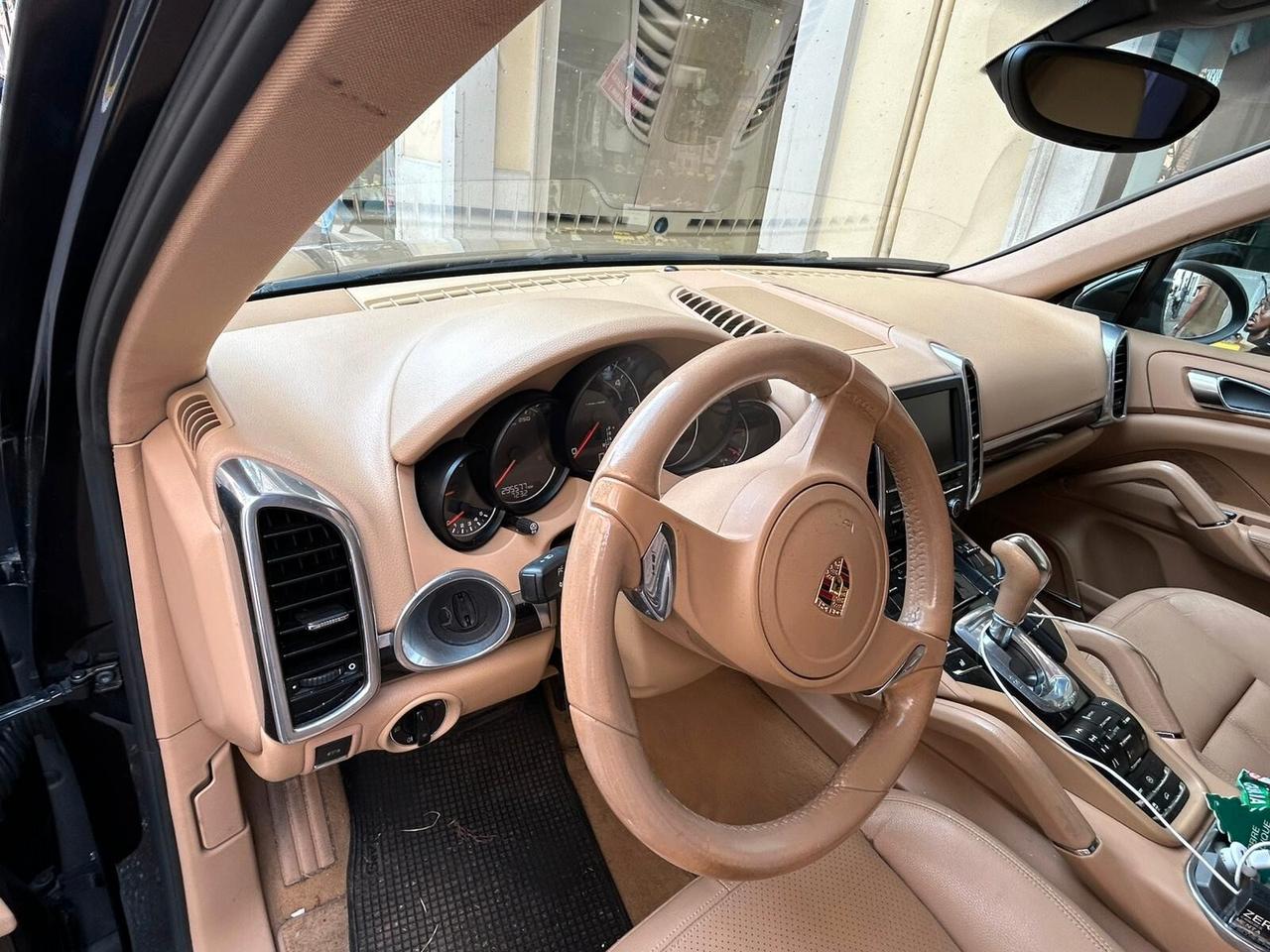 Porsche Cayenne 3.0 V6 tdi tiptronic