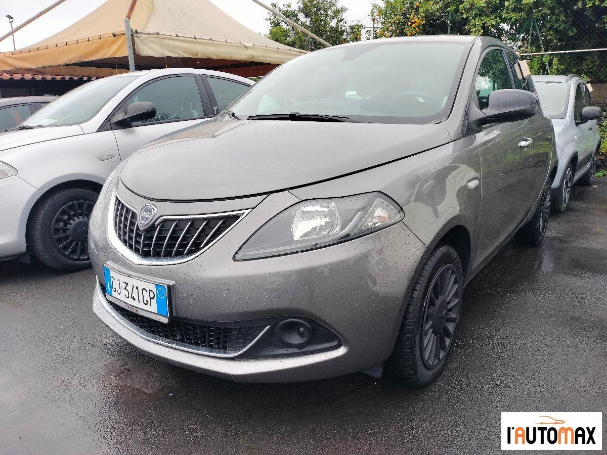 LANCIA - Ypsilon 1.0 firefly hybrid Silver s&s 70cv